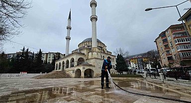 Battalgazi'de bayram öncesi cami ve mezarlıklar temizleniyor