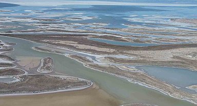 Kuruma tehlikesi yaşanan Tuz Gölü yeniden canlandı