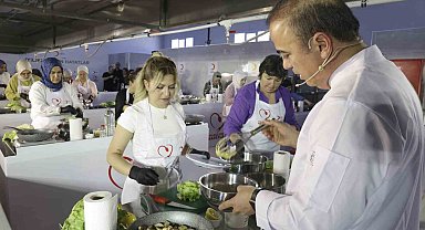 Adana'da kadınlar aşçılık atölyesinde eğitim aldı