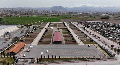 Büyükşehir'den üniversite öğrencilerine uygulamalı organik tarım eğitimi