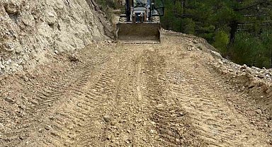 Çameli Belediyesi'nden arazi yollarında yoğun mesai