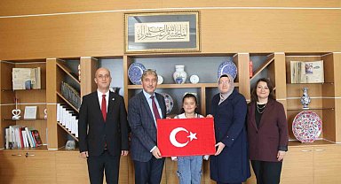 İl Milli Eğitim Müdürü Yılmaz Türkiye birincisi öğrenciyi tebrik etti