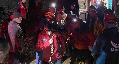 Kastamonu'da dağlık alanda uçurumdan düşen genç için ekipler seferber oldu