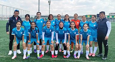 Körfez U15 Kız Futbol Takımı Darıca'dan 4-0 galibiyetle döndü
