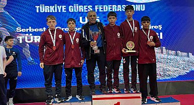 Muğla'lı U15 grekoromen güreş takımı Türkiye ikincisi oldu