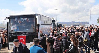 Sivas'ta 312 hacı adayı dualarla kutsal topraklara uğurlandı