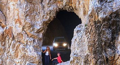 132 yılda yapılan Taş Yolu turistleri kendine çekiyor