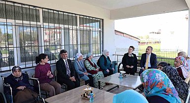 Ağrı Valisi Bozkurt'tan bayramda şehit aileleri, gazi, çocuklar ve huzurevi sakinlerine ziyaret