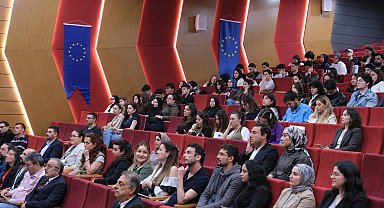 Avrupa fırsatları üniversite öğrencileriyle buluştu