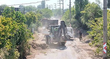 Aydın'da kırsal mahalle yollarında bakım ve temizlik çalışması