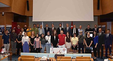 Başkan Aydın'dan yerel medya için kritik uyarı: