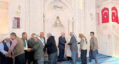 Başkan Karamehmetoğlu vatandaşlarla bayramlaştı