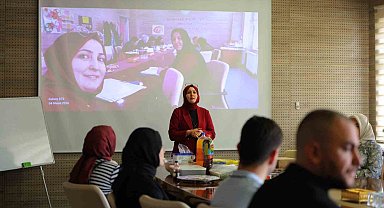 Bayburt'ta sağlık çalışanlarına anne sağlığı ve aile planlaması eğitimi verildi
