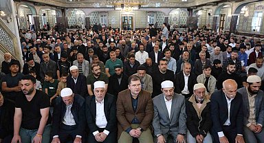 Bayram namazında camiler doldu