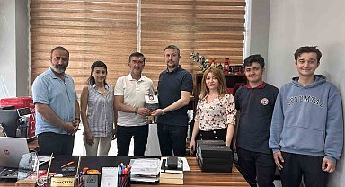 Bergama'da Türkçe isimli iş yerlerine teşekkür plaketi