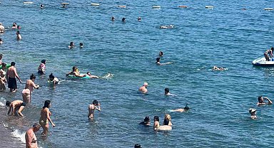 Bodrum sahillerinde bayram yoğunluğu
