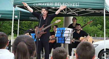 Cumayeri'nde Hıdırellez Şenliği renkli görüntülere sahne oldu