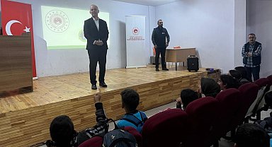 Demirözü'nde öğrenciler sıfır atık konusunda bilgilendirildi