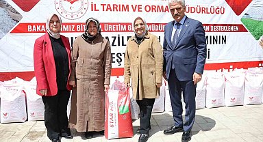 Düzce'de çiftçilere yem bitkisi tohumu dağıtıldı