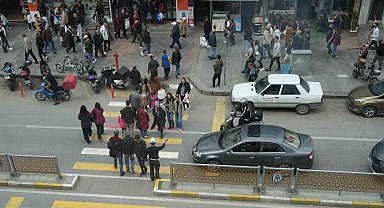 Erzincan'da bayram alışverişi yoğunluğu yaşanıyor