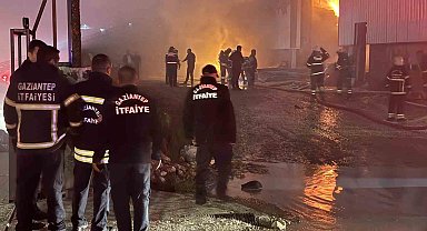 Gaziantep'te mobilya fabrikasında yangın