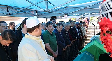 Giresun'daki kazada hayatlarını kaybeden Yıldız ailesi Trabzon'da son yolculuklarına uğurlandı