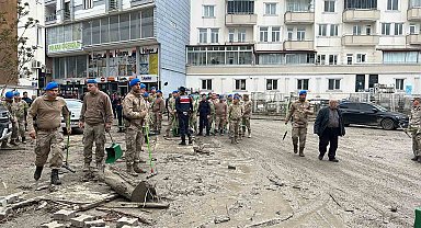 Havza'daki selde ekipler seferber oldu: Bin 63 personel sahada