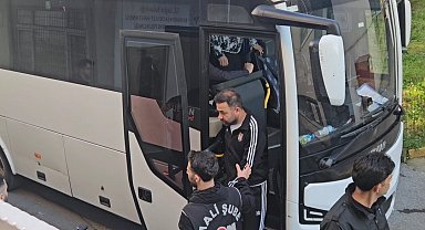 İBB'ye yönelik son dalga operasyonunda gözaltına alınan 12 kişi sağlık kontrolünden geçirildi