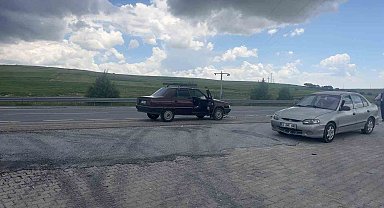 İki otomobilin çarpıştığı kazada bir kişi yaralandı