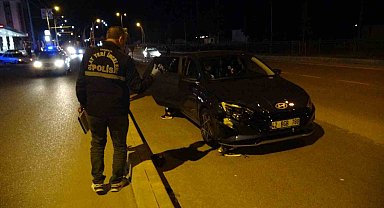 Malatya'da iki aracın çarptığı yaya hayatını kaybetti