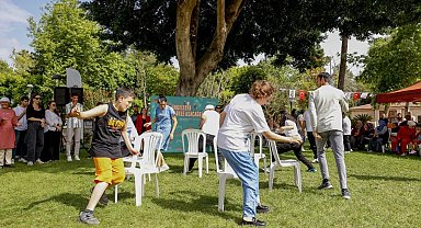 Mersin'de 'Sokak Oyunları Şenliği' renkli görüntülere sahne oldu