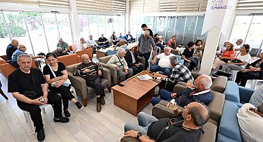 Mersin'de emekliler bayram sevincinde buluştu