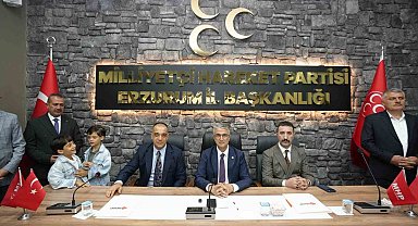 MHP'de bayramlaşma coşkusu