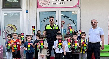 Minik öğrenciler eğlenerek öğreniyor