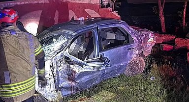 Muş'ta aynı otomobilde bulunan 4 kız kardeş kaza geçirdi: 1 ölü