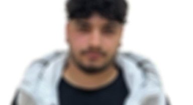 Otoyolda motosiklette silah ile seyir eden şahıs yakalandı: Silah oyuncak çıktı