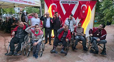 Özel asker ve özel kızlar için unutulmaz gece