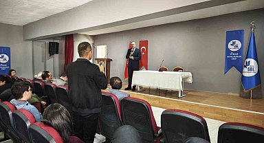 Rektör Elmastaş'tan Ercişli öğrencilerle kariyer planlaması söyleşisi