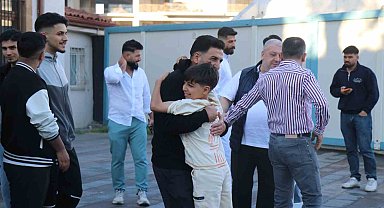 Sakarya'da vatandaşlar bayram namazı için camileri doldurdu