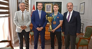 Salihli Kaymakamı Güldoğan, dünya şampiyonunu ağırladı