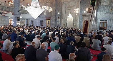 Şanlıurfa'da bayram namazı coşkusu