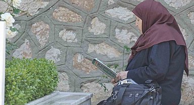 Şehitlikte hüzünlü bayramlaşma