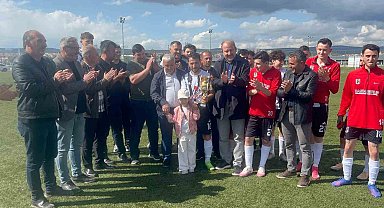 Tavşanlı'da ligin bitimine 2 hafta kala şampiyon Göbelspor oldu