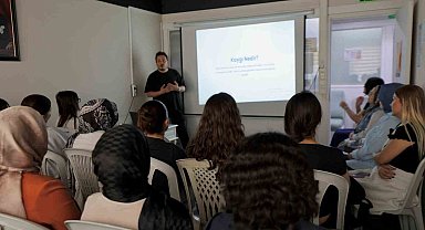Yunusemre Belediyesinden öğrencilere "Sınav Kaygısı Yönetimi" semineri