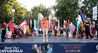 20. Uluslararası Halk Dansları Festivali kortejle başladı