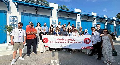 Afyonkarahisarlı 3 genç Tunus'u gezdi