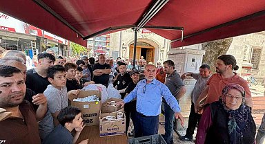 Alaplı'da yüzlerce vatandaşa aşure ikramı