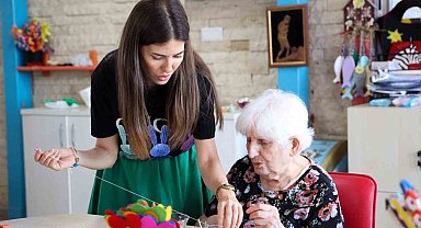 Alzheimer hastaları Mavi Ev'de buluşuyor
