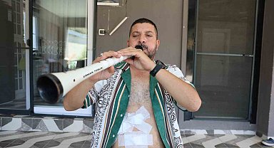 Ameliyattan çıkan hasta solunum egzersizini zurnası ile yaptı