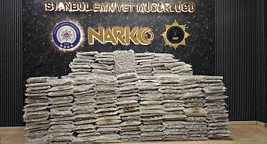 Arnavutköy'de uyuşturucu operasyonu: 398 kilo skunk ele geçirildi